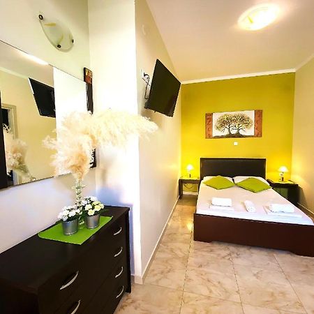 Elia Beach Modern Suites Flogita Dış mekan fotoğraf