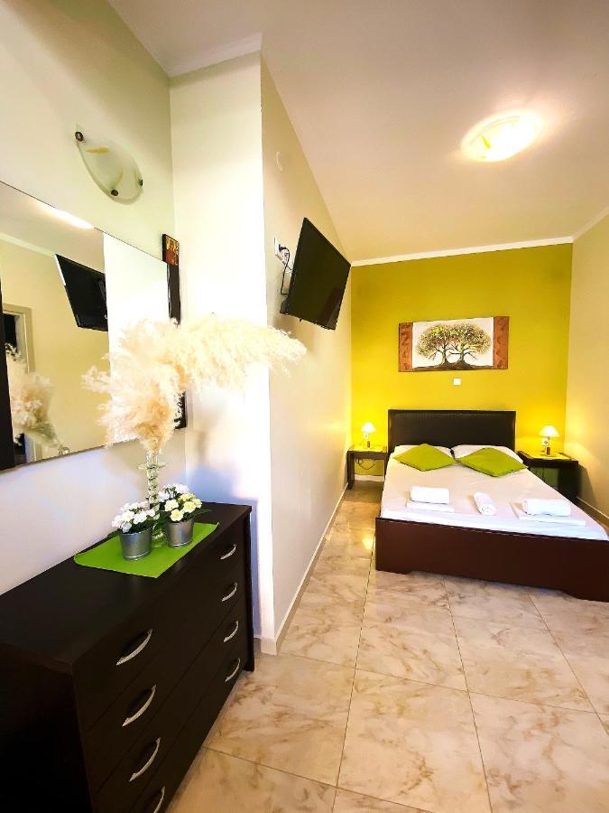 Elia Beach Modern Suites Flogita Dış mekan fotoğraf