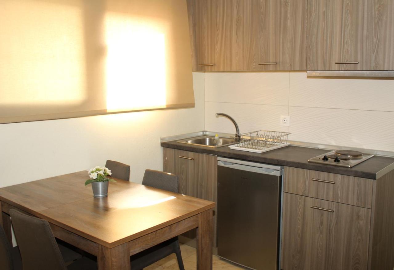 Elia Beach Modern Suites Flogita Dış mekan fotoğraf