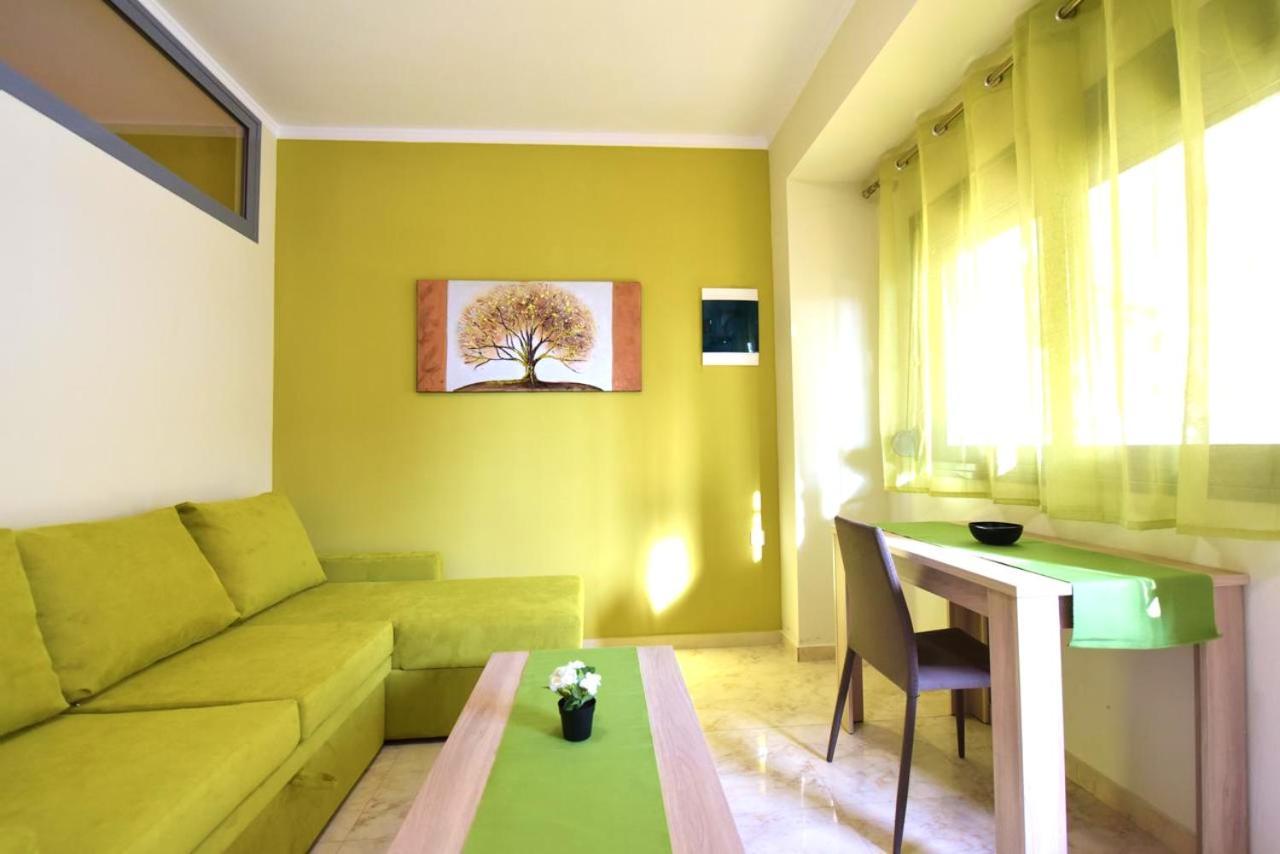 Elia Beach Modern Suites Flogita Dış mekan fotoğraf