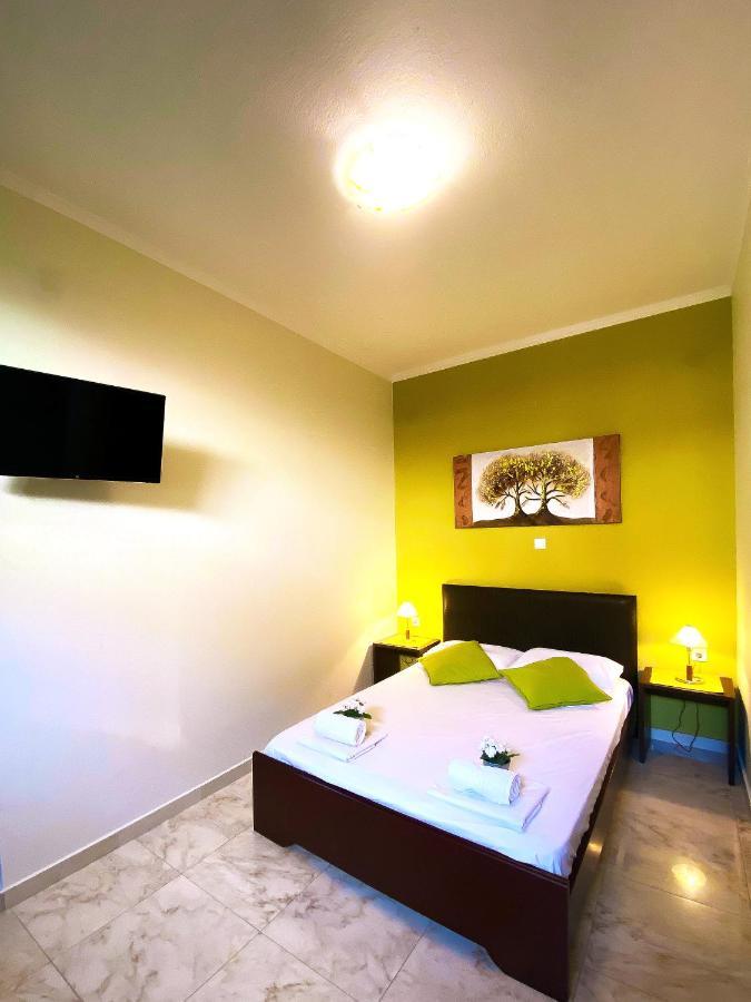 Elia Beach Modern Suites Flogita Dış mekan fotoğraf